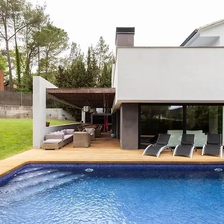 Villa Begues Villa *
