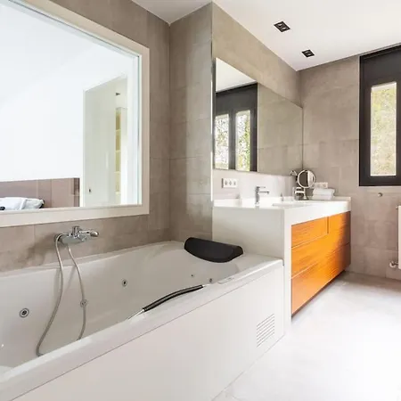 Villa Begues Begues